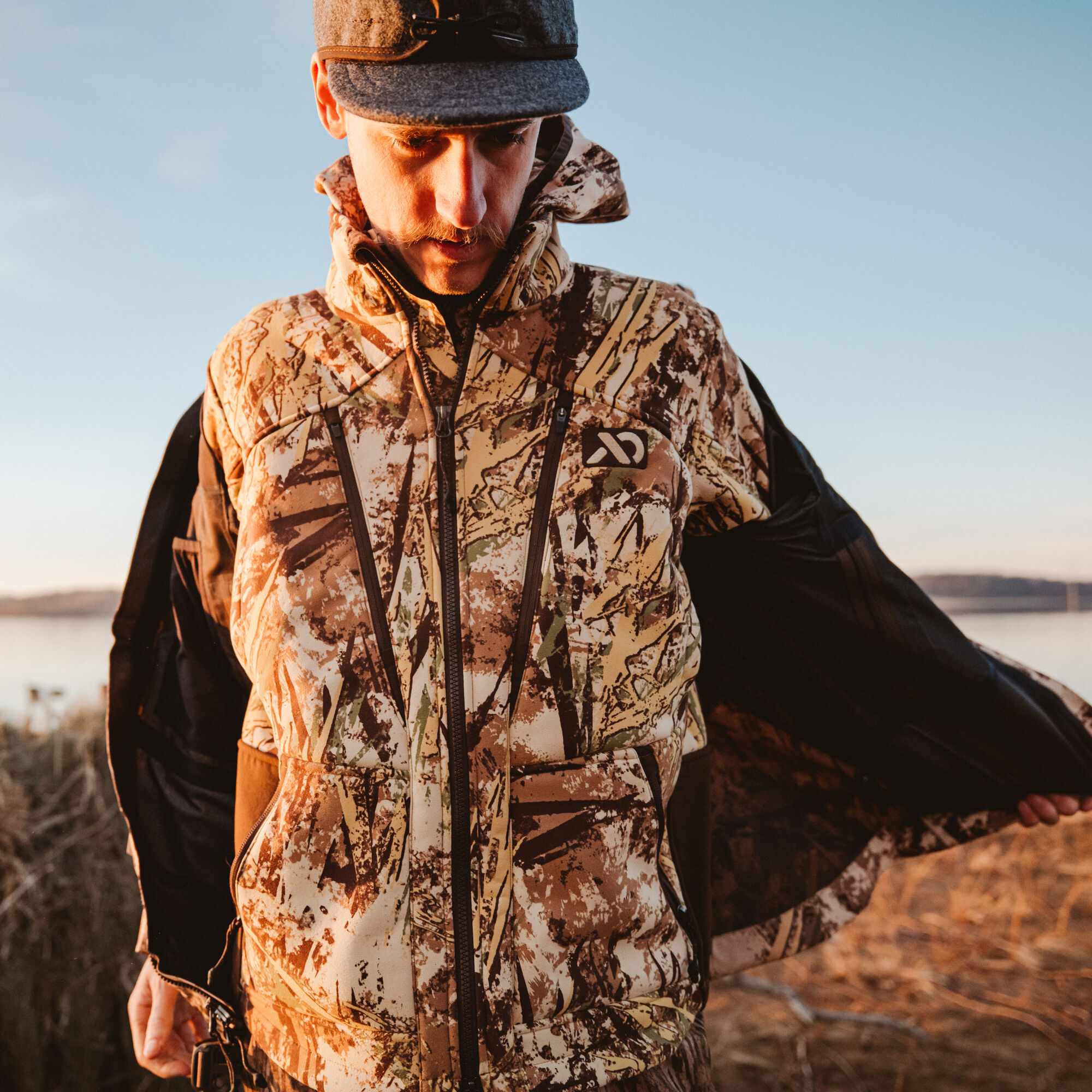 Field clearance hunting jacket